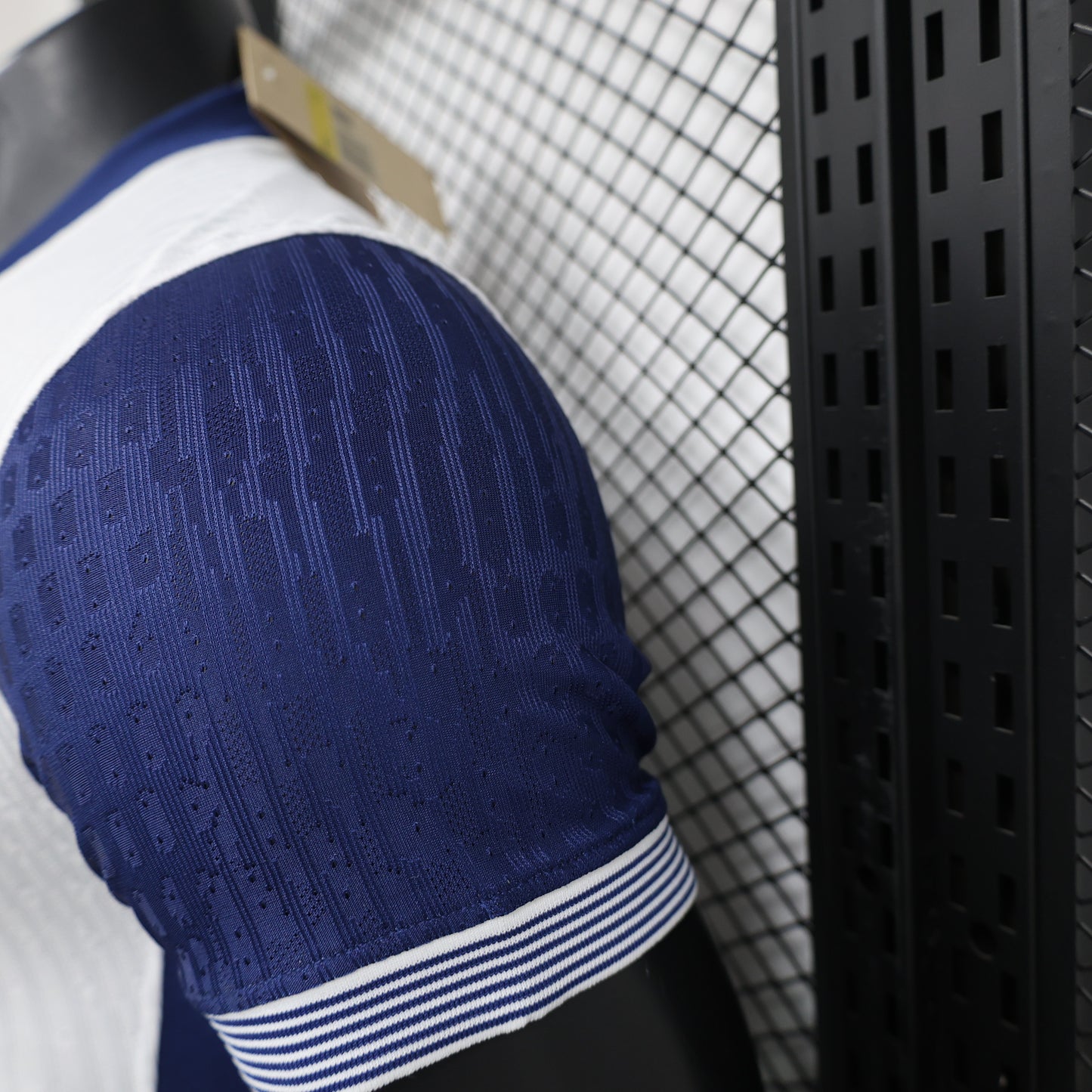 Tottenham Hotspur Home Jersey 2020/21 – Nike AIA (Original Fabric)