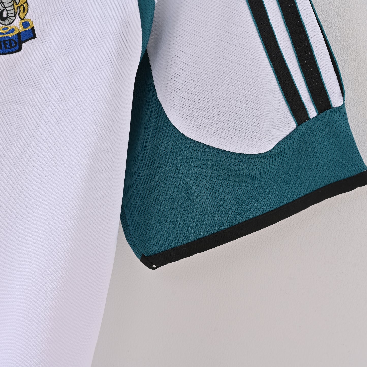 Retro Newcastle United Away Jersey - White (Newcastle Brown Ale Sponsor)