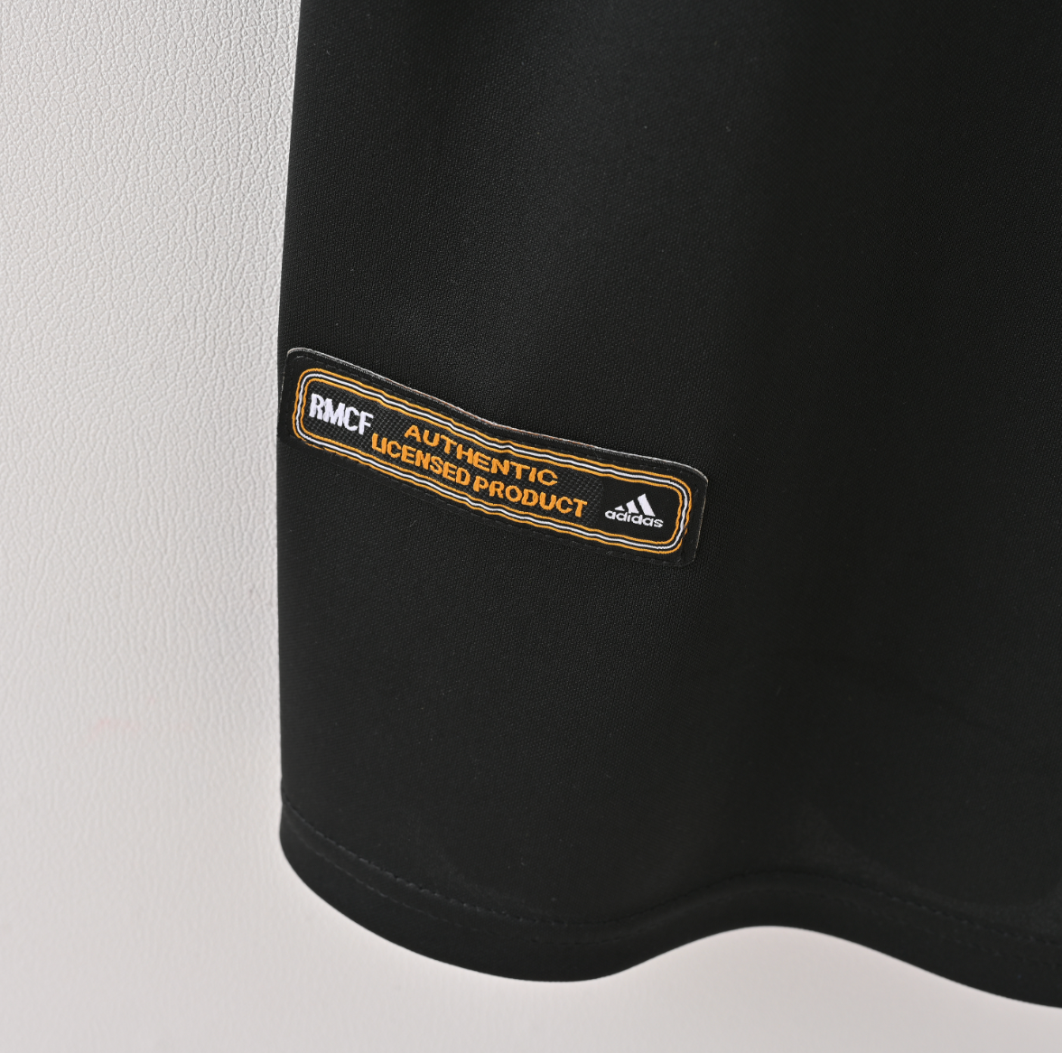 Real Madrid 2004/05 Away Retro Jersey – Black & White