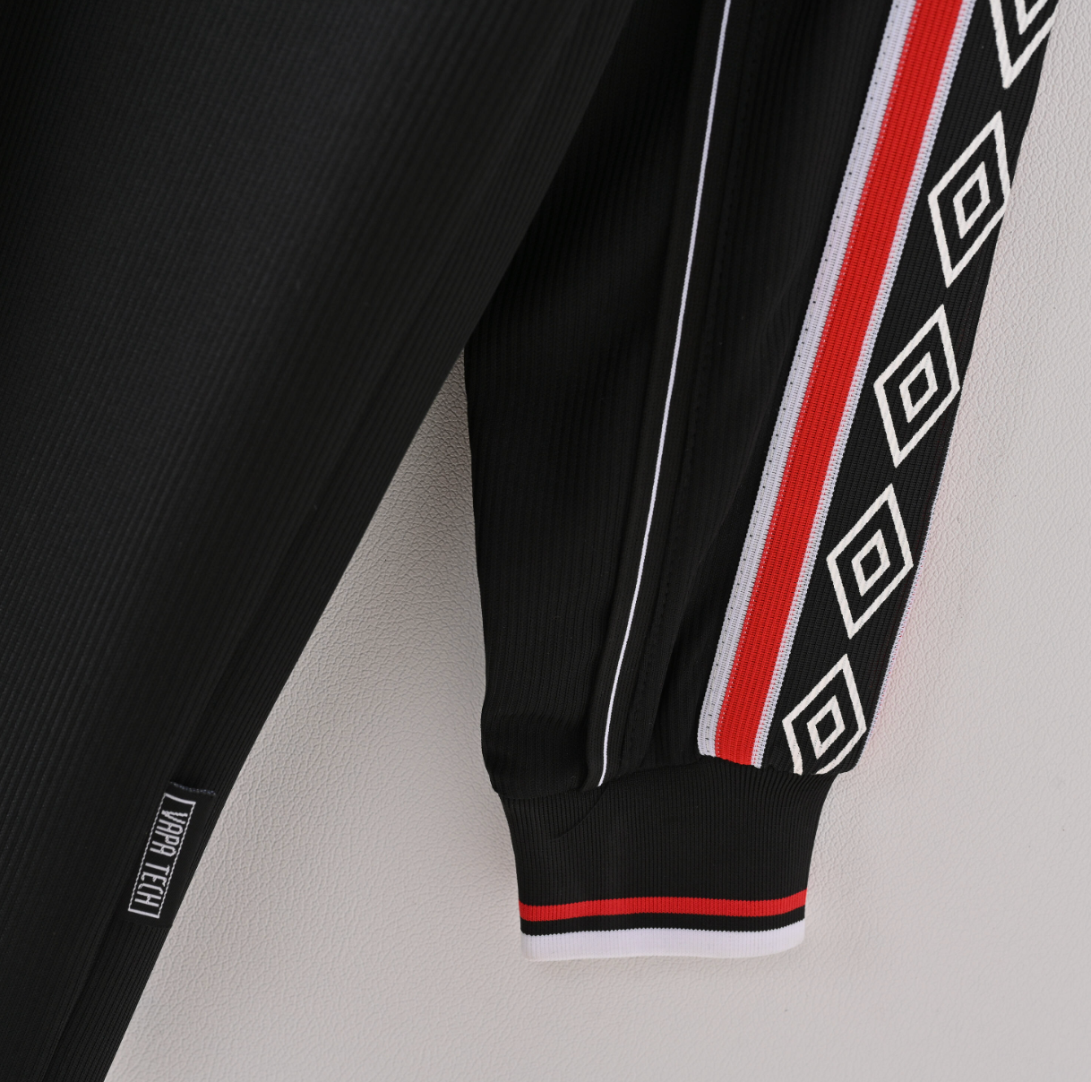 Manchester United 1995/96 Away Jersey — SHARP x Umbro in Black with Red Power Stripes