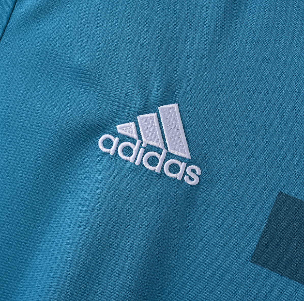 Real Madrid 2023/24 Long-Sleeve Home Jersey — Pixel Precision Meets Royal Legacy