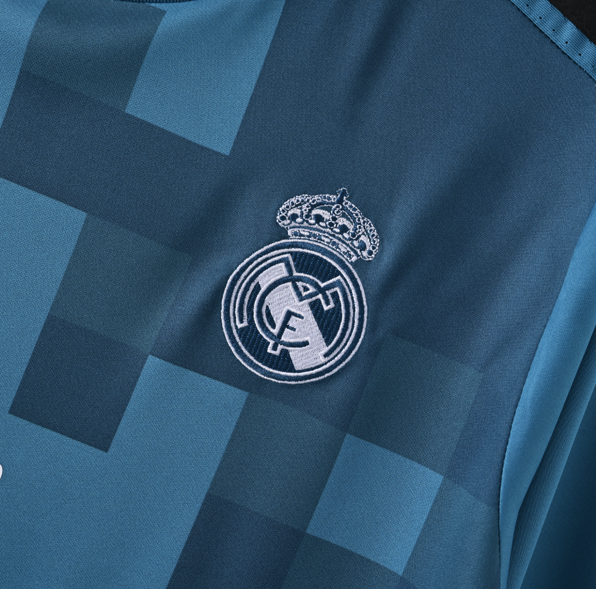 Real Madrid 2023/24 Long-Sleeve Home Jersey — Pixel Precision Meets Royal Legacy