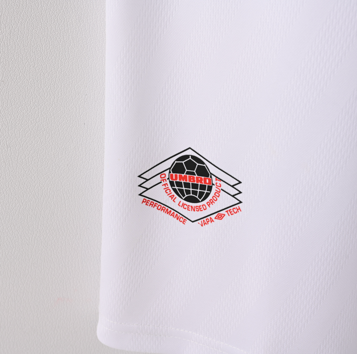 Manchester United 1998/99 Home Jersey — Umbro x SHARP VIEWCAM Treble Tribute
