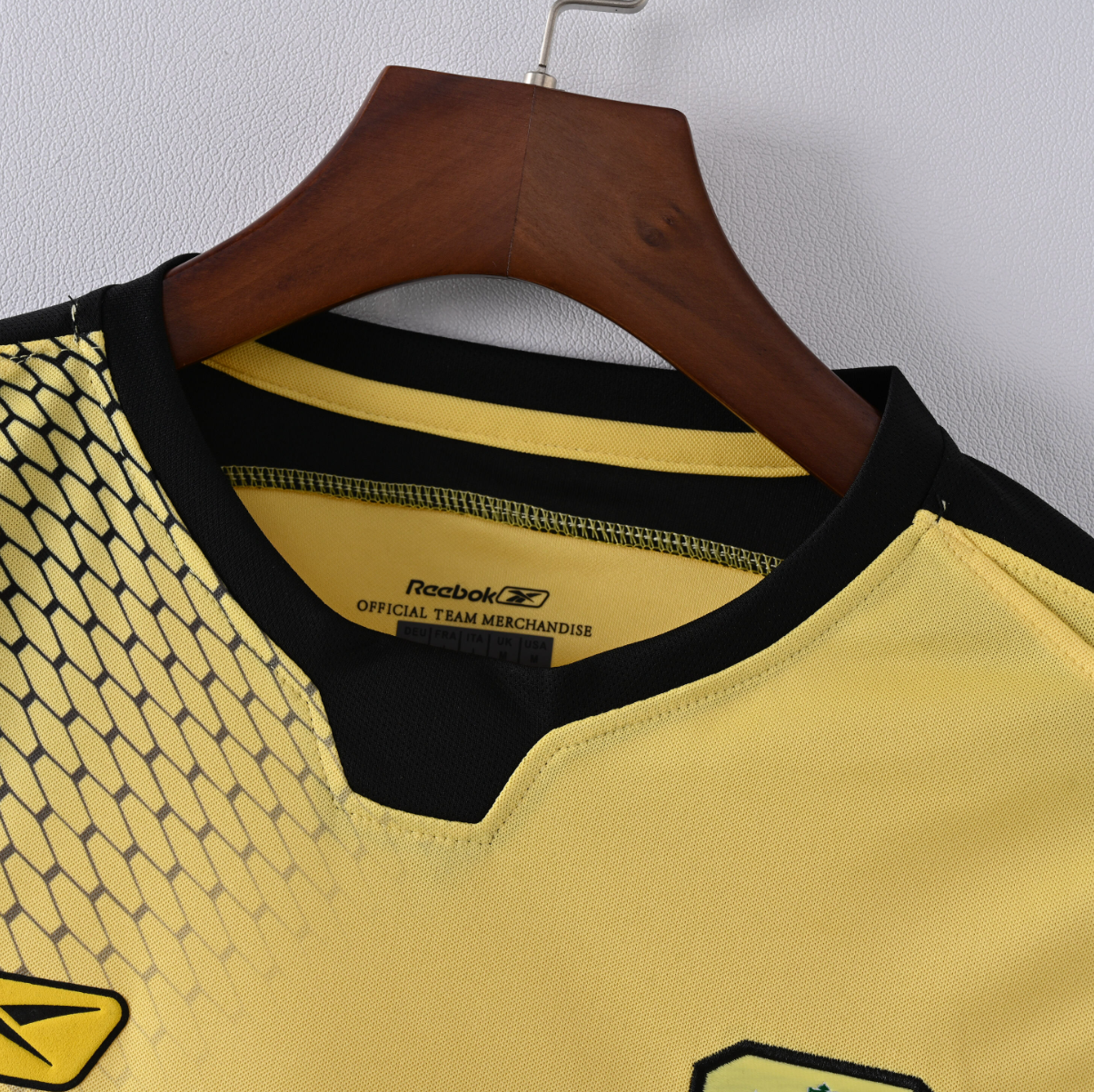Liverpool FC 2006/07 Away Jersey — Reebok x Carlsberg in Customizable Yellow & Black Hex Style