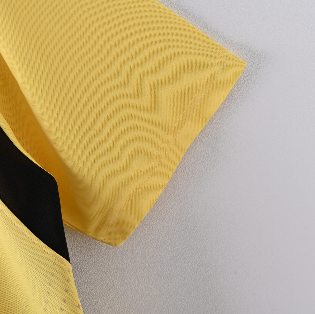 Liverpool FC 2006/07 Away Jersey — Reebok x Carlsberg in Customizable Yellow & Black Hex Style