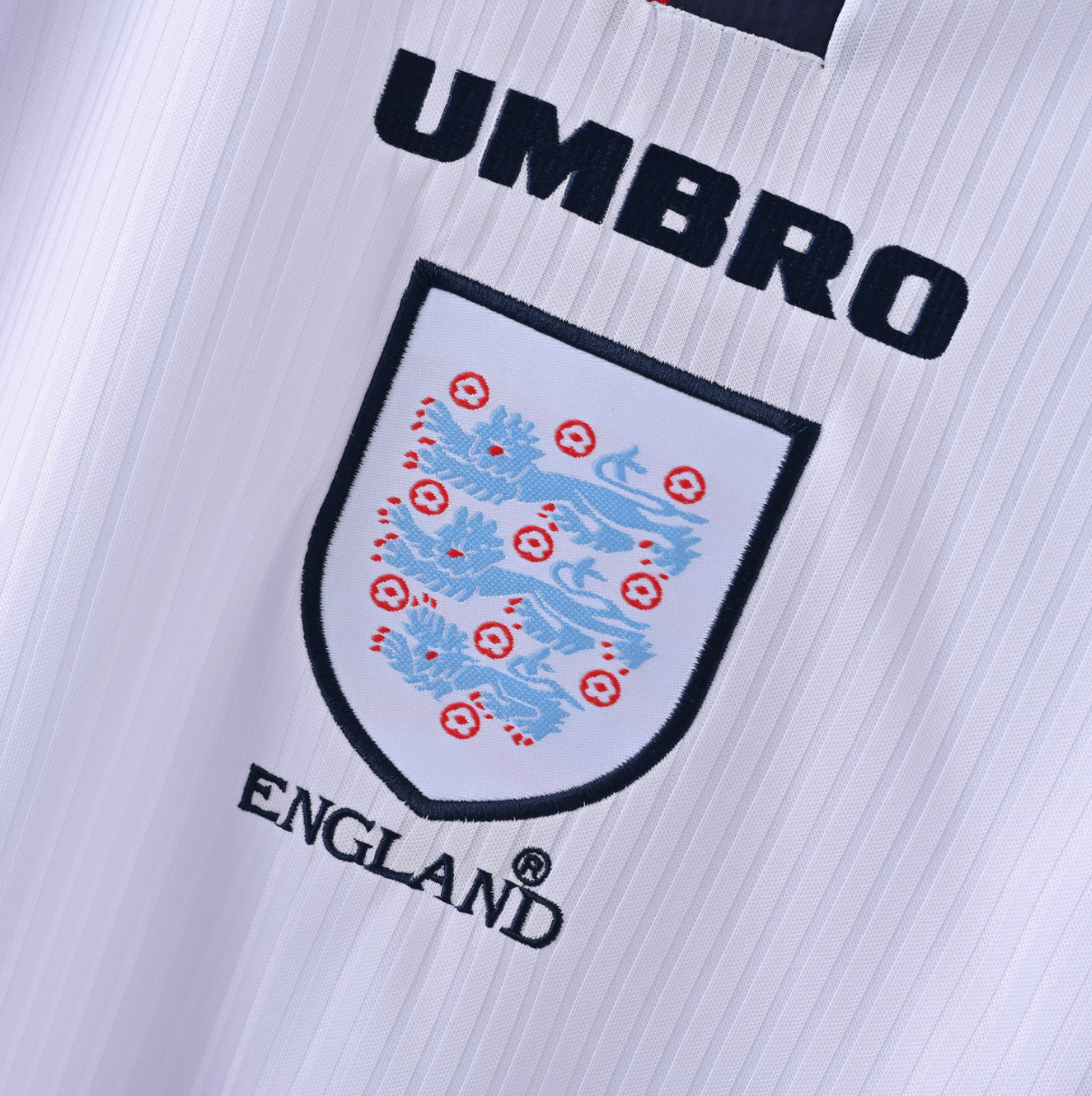 England 2010 Home Jersey — Crossed Collar x Red-Panel Precision